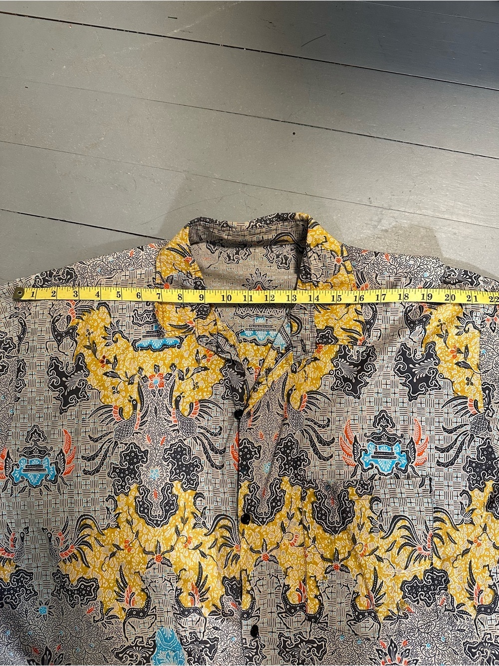 Vintage Multicolor Batik 40s 50s Short Sleeve Polo - Yellow, Gray, Blue Accents - Picture 9 of 10